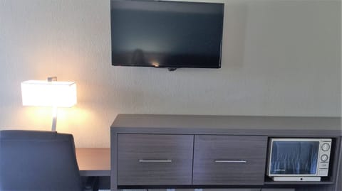 Desk, iron/ironing board, free WiFi