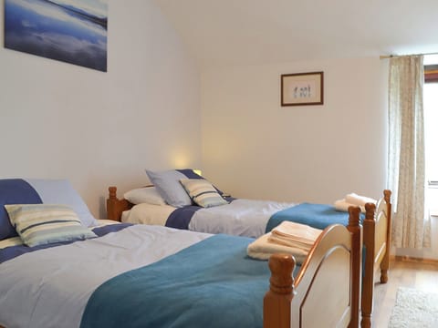Twin bedroom | Annie’s Cottage, Millom