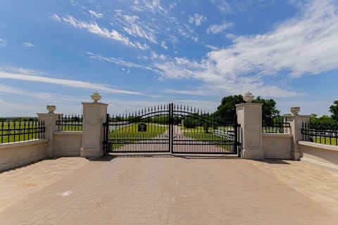 Gate - Walker Luxury Vacation Rentals