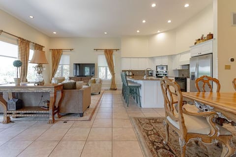 Kitchen + Living Area - Walker Luxury Vacation Rentals