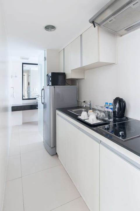 The Picasso Loft | Private kitchen | Fridge, microwave, stovetop, electric kettle