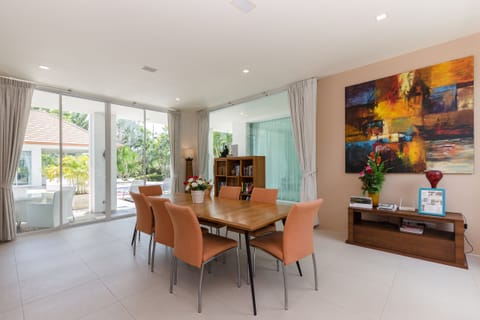 Luxury Villa | In-room dining