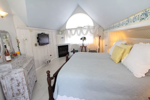 Suite, 1 King Bed, Balcony (Madaline's Suite) | Premium bedding, individually decorated, individually furnished, desk