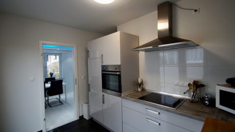 Luxury Apartment, 3 Bedrooms (Cleaning Fee EUR 100) | Private kitchen | Fridge, microwave, oven, stovetop