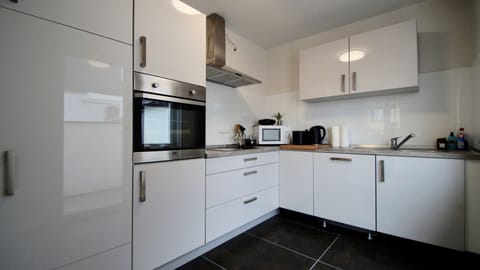 Luxury Apartment, 3 Bedrooms (Cleaning Fee EUR 100) | Private kitchen | Fridge, microwave, oven, stovetop