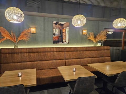 Breakfast, lunch and dinner served