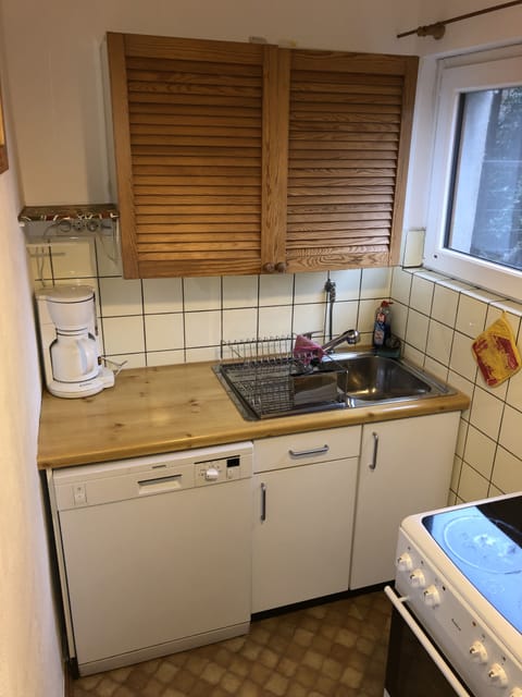 Apartment GL6 (Cleaning Fee EUR 80) | Private kitchen | Coffee/tea maker, electric kettle