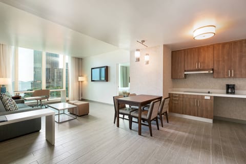 Suite, 1 Bedroom, Non Smoking, Ocean View | Egyptian cotton sheets, premium bedding, minibar, in-room safe