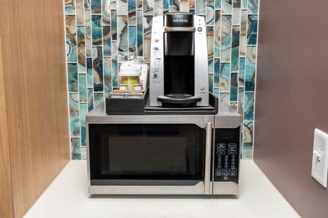 Room, 2 Queen Beds (Drinks & Snacks) | Premium bedding, pillowtop beds, desk, laptop workspace