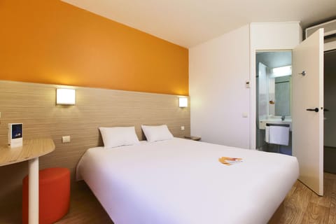 Standard Room, 1 Double Bed | Desk, free WiFi