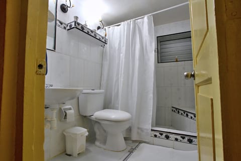 Basic Double Room | Bathroom | Shower, hair dryer, towels, soap