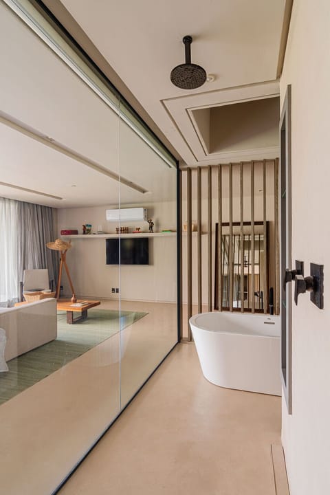 Premium Villa, Sea View (Vila Pássaro Loft) | Bathroom | Shower, designer toiletries, hair dryer, bathrobes