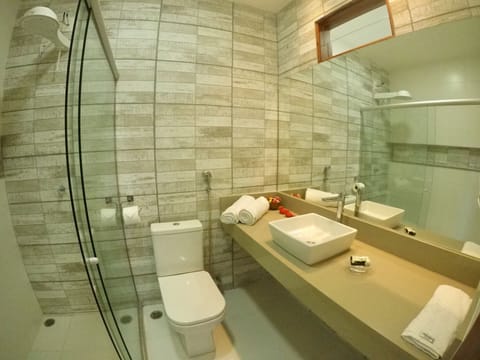 Superior Double Room | Bathroom | Shower, hair dryer, towels, soap