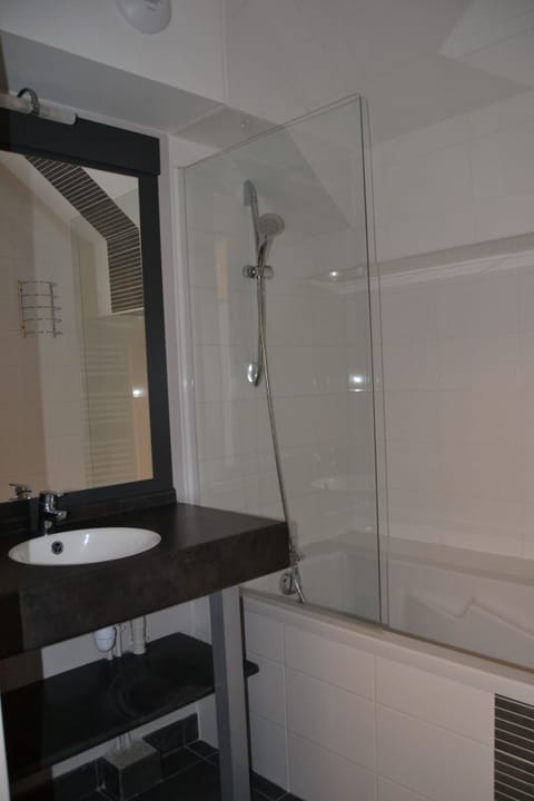 Shower, free toiletries, hair dryer, bathrobes