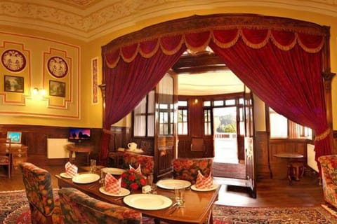 Maharaja Suite | In-room dining