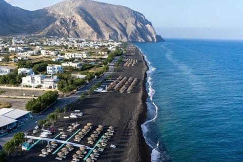 Beach nearby, black sand, beach towels, beach massages