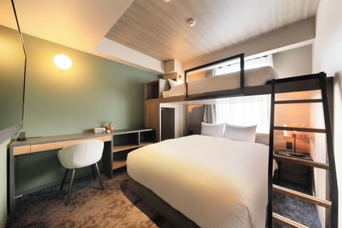 Moderate Queen Room Room + Bank Bed, Non Smoking | Room amenity