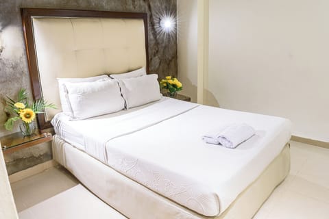 Basic Double Room | Minibar, in-room safe, free WiFi, bed sheets