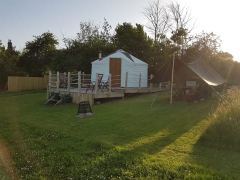 Signature Tent (Yurt Falcon) | Terrace/patio