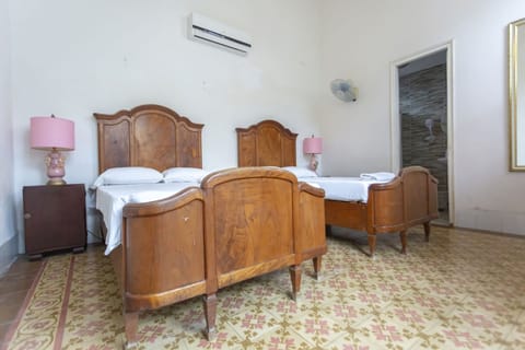 Executive Twin Room | Egyptian cotton sheets, premium bedding, down comforters