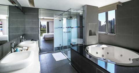 Dandy Suite | Bathroom | Free toiletries, hair dryer, slippers, bidet