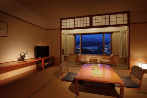 Japanese Style Room, For 4 Guests, Shared Bathroom | Free WiFi