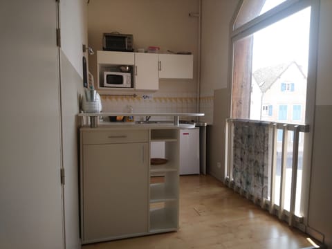 Apartment (Coquelicot) | Private kitchenette | Fridge, microwave, espresso maker, coffee/tea maker