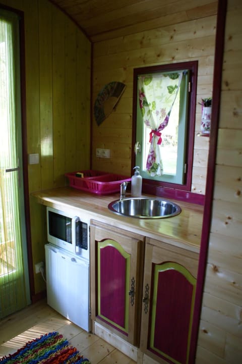 Coffee/tea maker, electric kettle