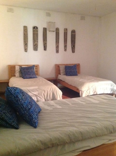 Standard Triple Room | Minibar, soundproofing, iron/ironing board, rollaway beds