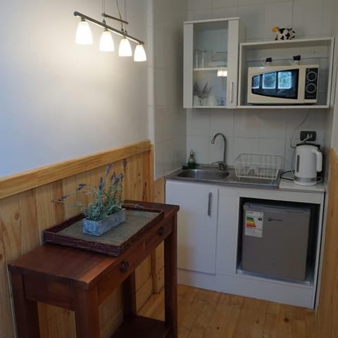 Alerce/Tepu | Private kitchen | Mini-fridge, toaster, waffle maker, cookware/dishes/utensils