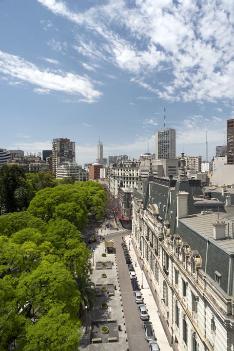 Executive Room, Balcony, City View | City view