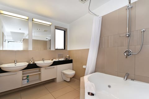 Two Bedroom | Bathroom | Free toiletries, hair dryer, towels