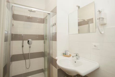 Standard Double Room | Bathroom | Shower, rainfall showerhead, hair dryer, bathrobes