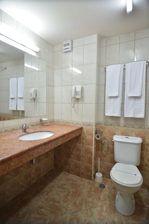Economy Double Room | Bathroom | Shower, hair dryer