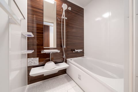 Superior Room | Bathroom | Free toiletries, hair dryer, slippers, electronic bidet