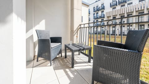 Apartment (E106) | Balcony