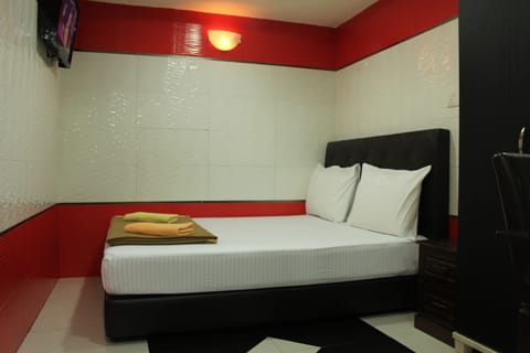 Exclusive Double Room | Iron/ironing board, free WiFi, bed sheets