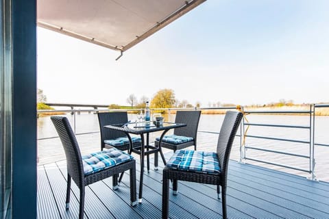 Houseboat | Terrace/patio
