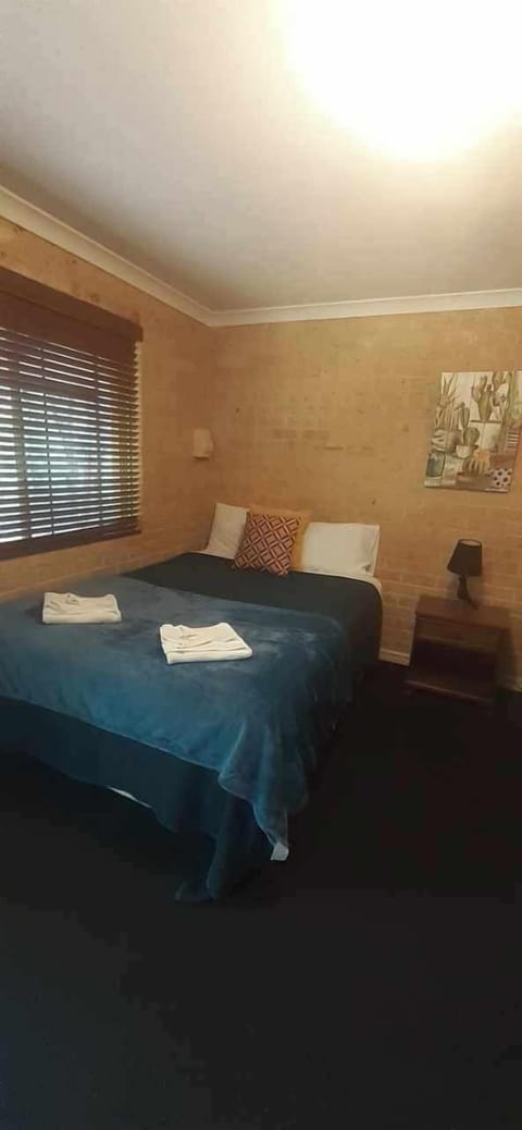 Classic Twin Room, 1 Bedroom | Individually decorated, individually furnished, blackout drapes