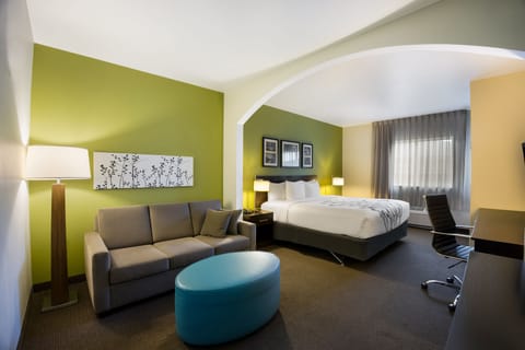 Suite, 1 King Bed, Accessible | Premium bedding, in-room safe, desk, iron/ironing board