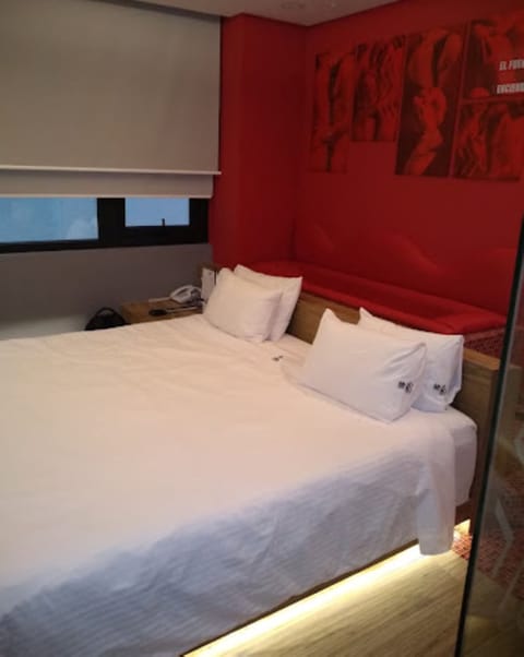 Deluxe Room | In-room safe, free WiFi, bed sheets, wheelchair access