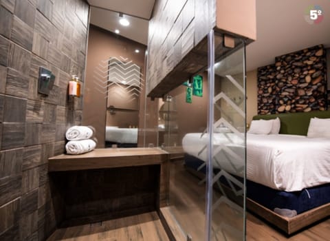 Deluxe Room | In-room safe, free WiFi, bed sheets, wheelchair access