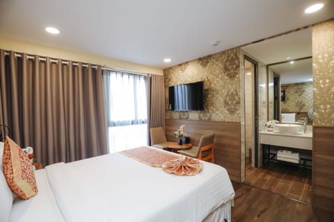 Superior Double Room | Minibar, in-room safe, desk, free WiFi