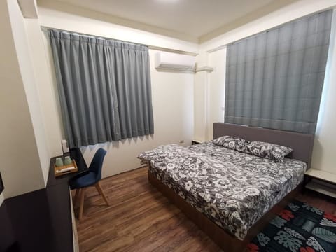 Standard Double Room | Desk, blackout drapes, free WiFi, bed sheets