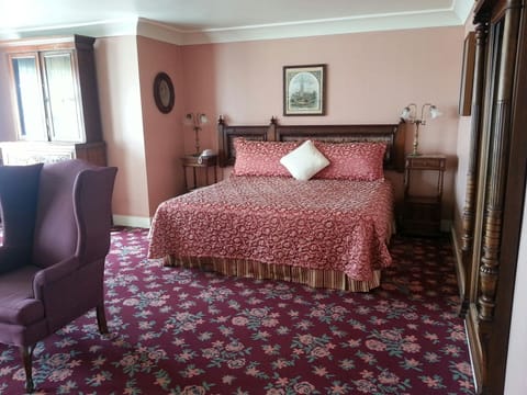Superior Room, 1 King Bed, Garden View, Garden Area (Luxury Garden - King) | Individually decorated, individually furnished, free WiFi, bed sheets