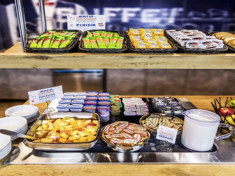 Daily continental breakfast (EUR 8.50 per person)