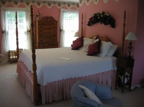 The Rose Room | Individually decorated, iron/ironing board, free WiFi, bed sheets