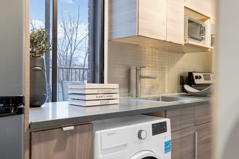 City Apartment, 1 Bedroom, Patio, City View (Soho 2) | Private kitchen | Full-size fridge, microwave, oven, stovetop