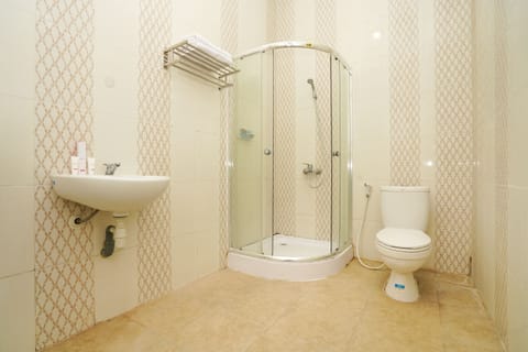 Deluxe Double Room | Bathroom | Towels, toilet paper