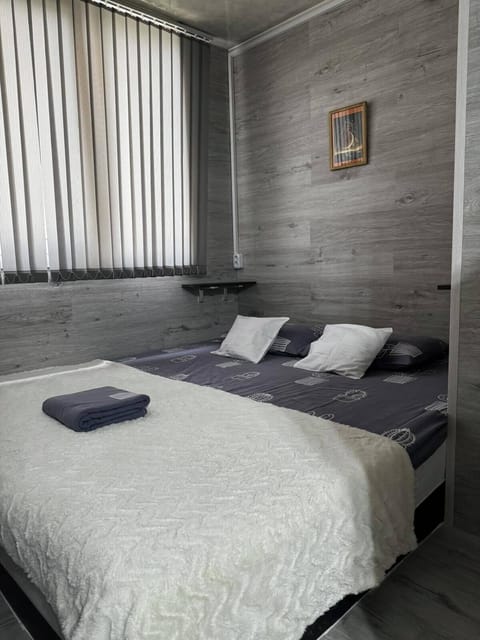 Luxury Quadruple Room | Premium bedding, soundproofing, iron/ironing board, free WiFi